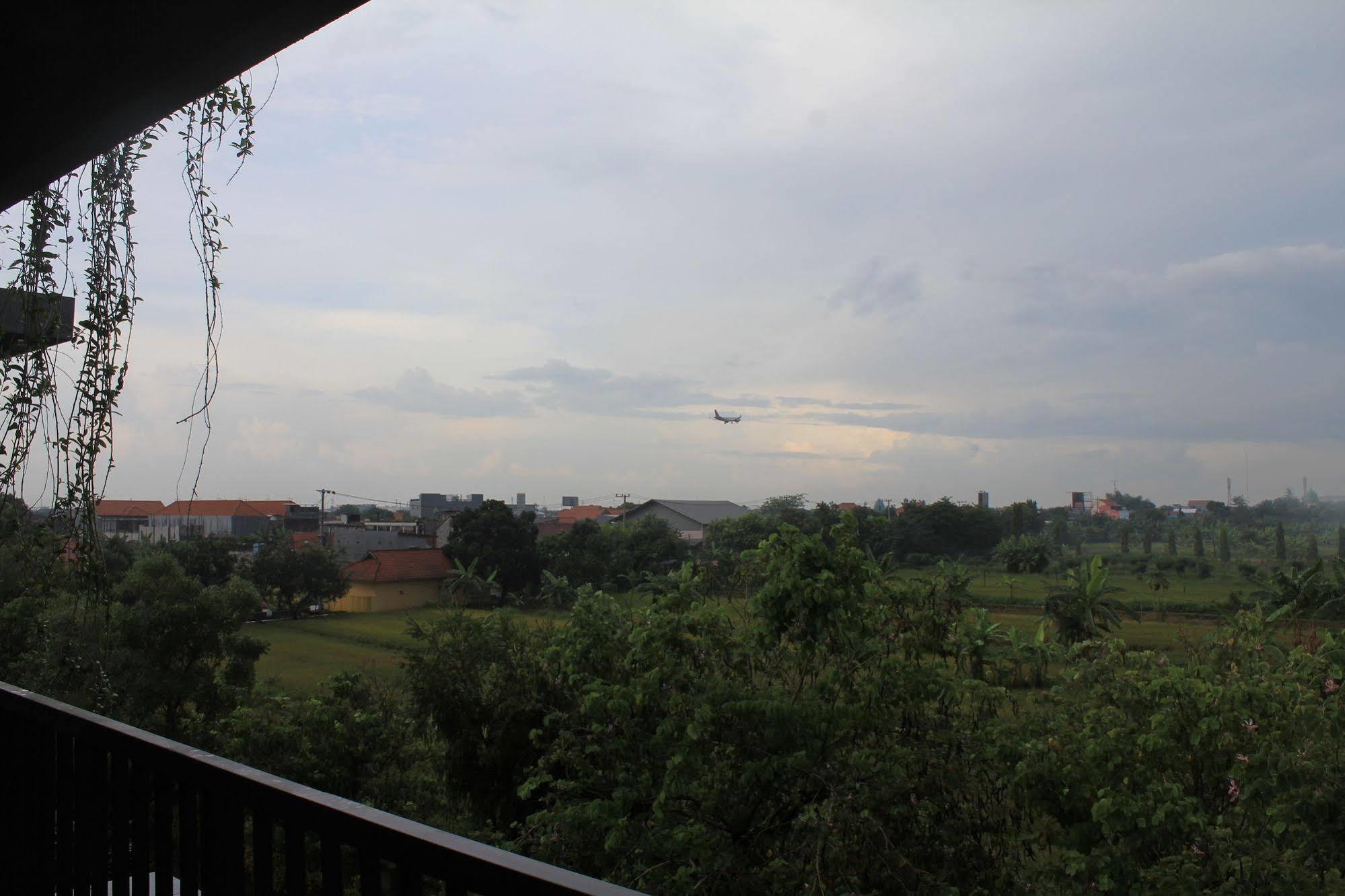 Hotel Tilamas Juanda Sawotratap Luaran gambar