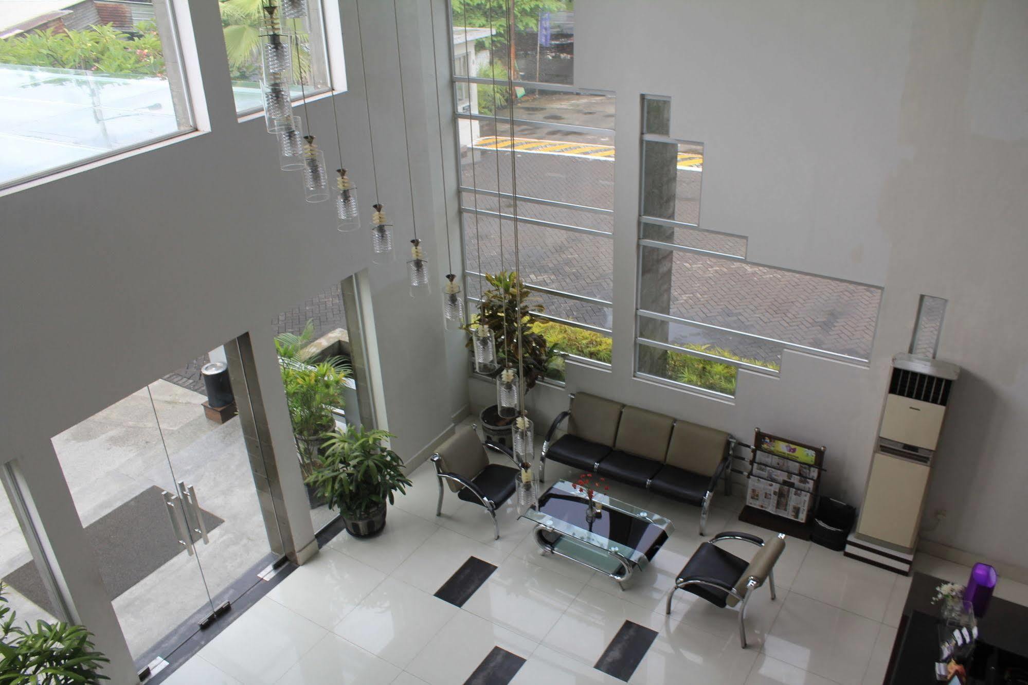 Hotel Tilamas Juanda Sawotratap Luaran gambar